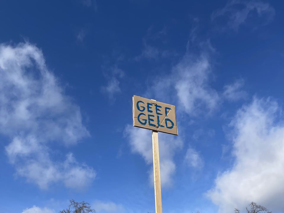 Geef Geld protestbord